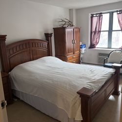 Queen Size Wood Bedroom Set