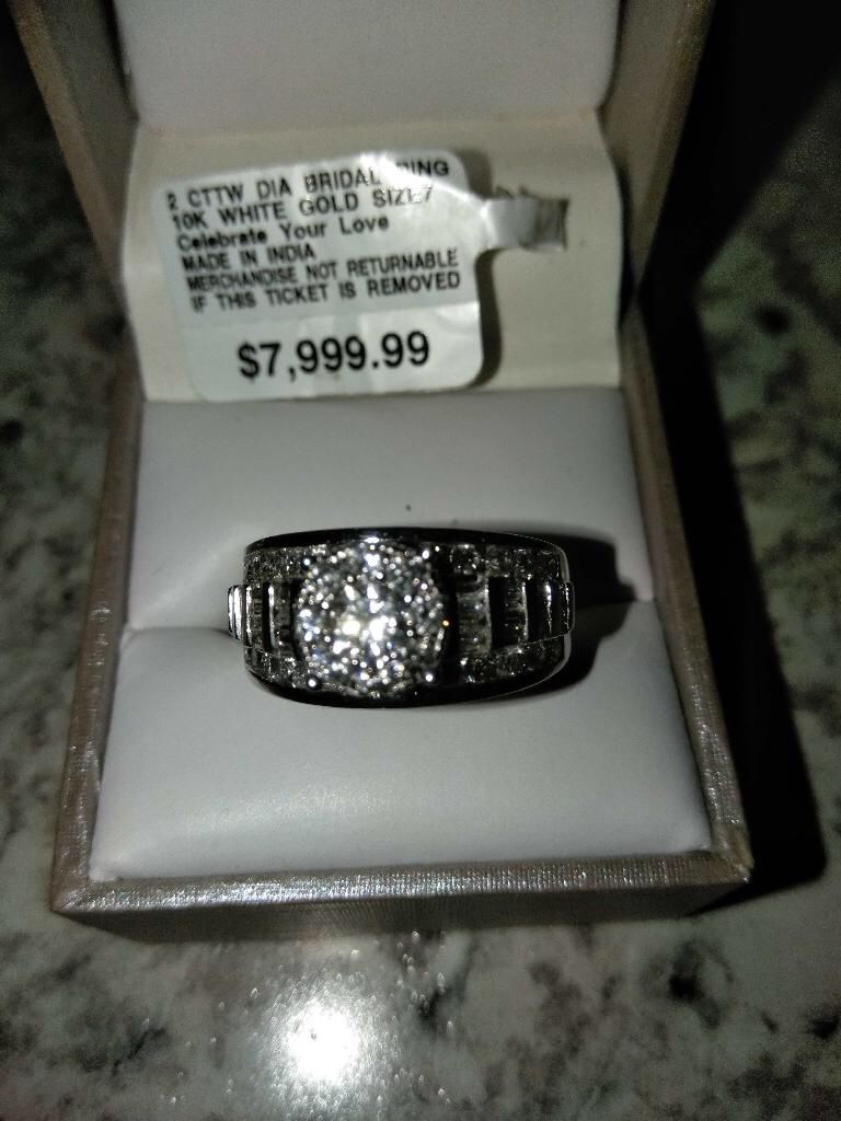 Wedding ring size 7/8 but can be resized