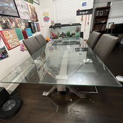 $500 Today Only Paid $2500 Wyndham Dining Set with 4 Chairs 