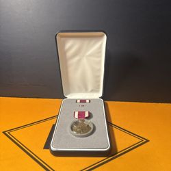 U.S. Armed Forces Meritorious Medal Set  in Box with Ribbons
