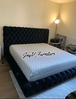 New king bed frame with MATRESS