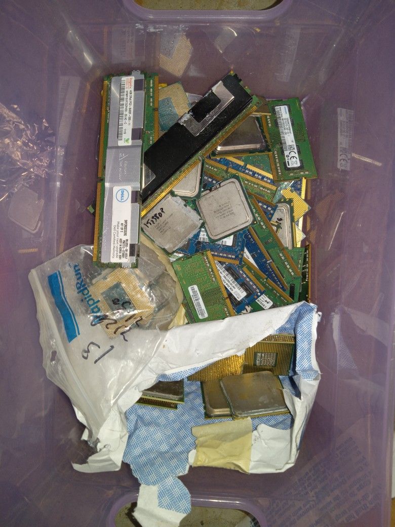 Big Box Full Of Ram Laptop And Desktop 4gb Some 8gb 80+ Pieces. Barter