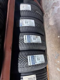235/65R18 Kumho All-Season Tire – Premium SUV & Crossover Performance Tire