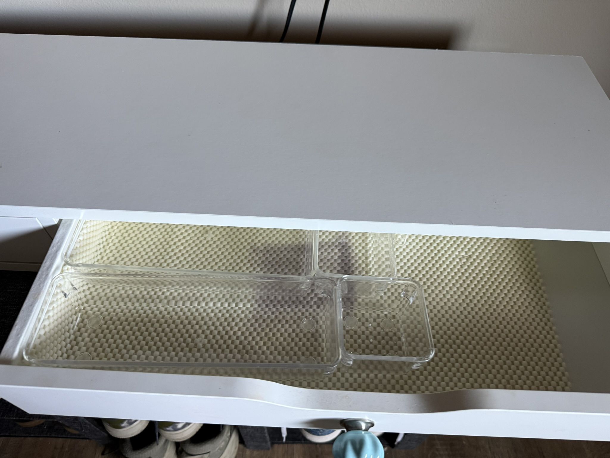 Ike Alex Shelf With Drawer Pulls 