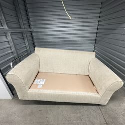 Beige 2-Seat Loveseat – Clean & Comfortable