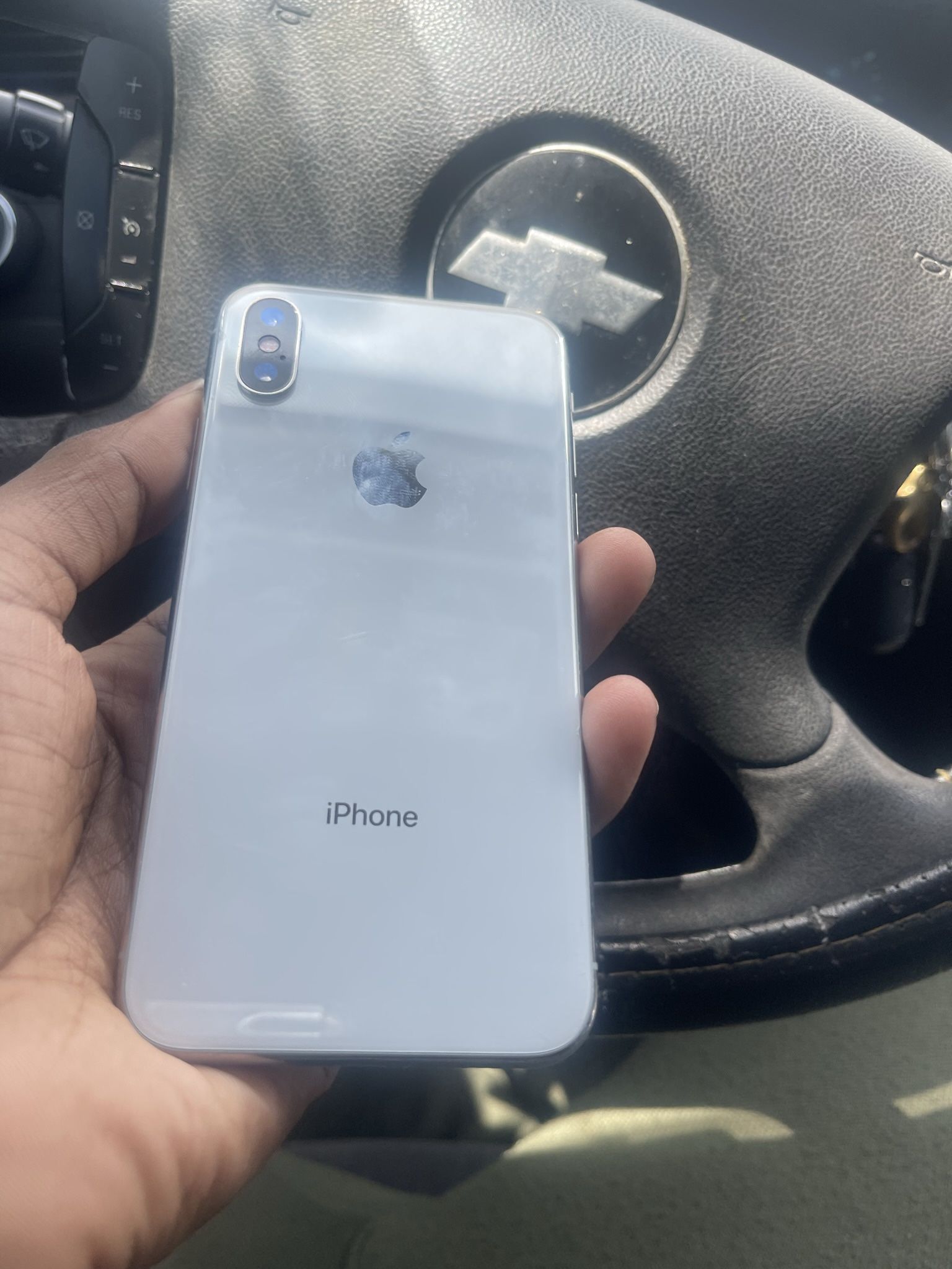 UNLOCKED IPHONE X/ GOOD CONDITION