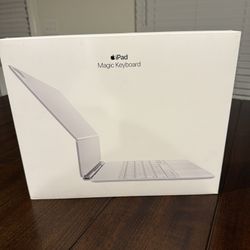  I Pad Magic Keyboard “13” (I Pad Air)