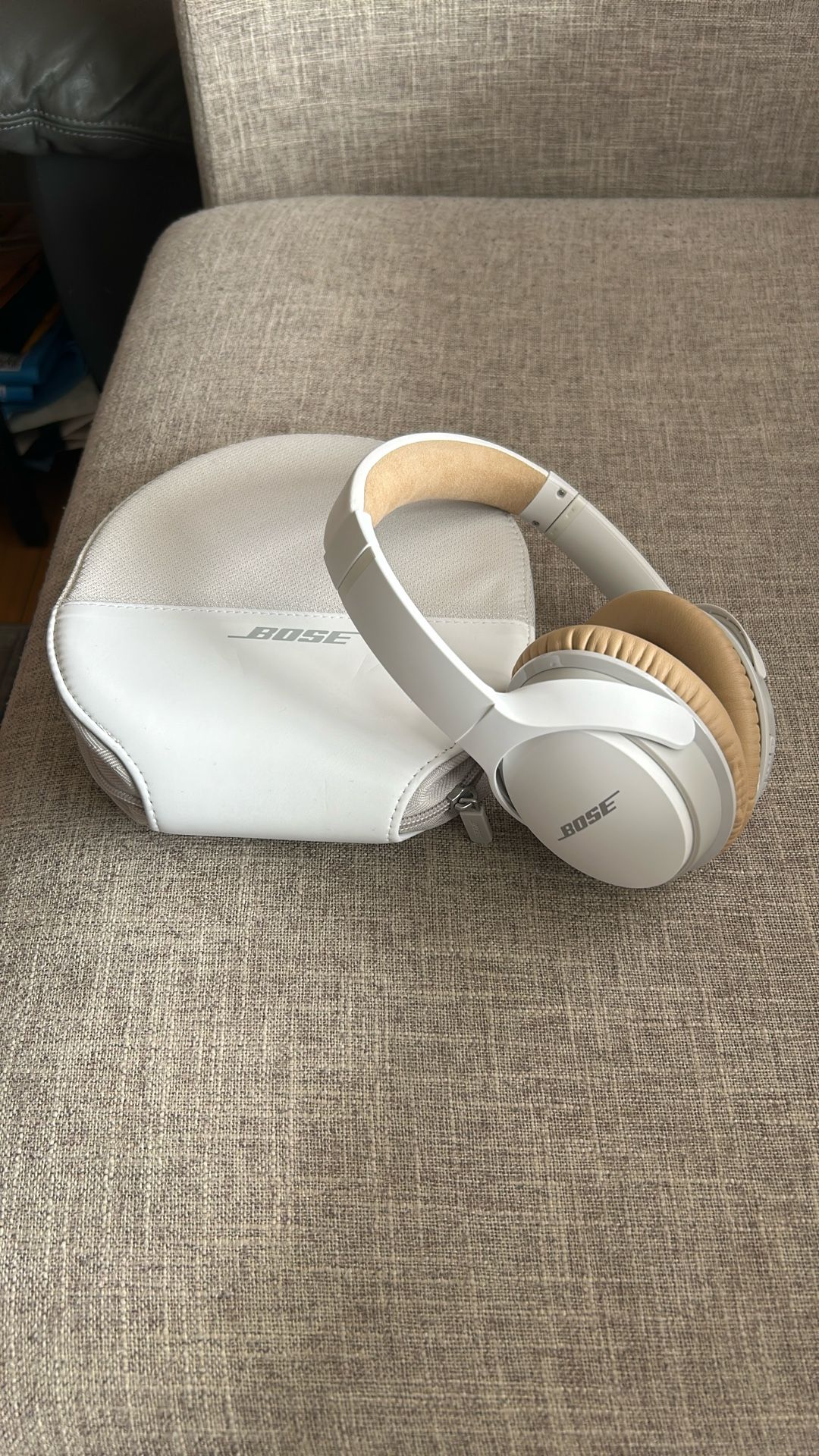 Bose Around-Ear Wireless Headphones 2soundLink :New