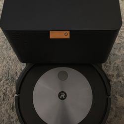 iRobot Roomba Vacuum 