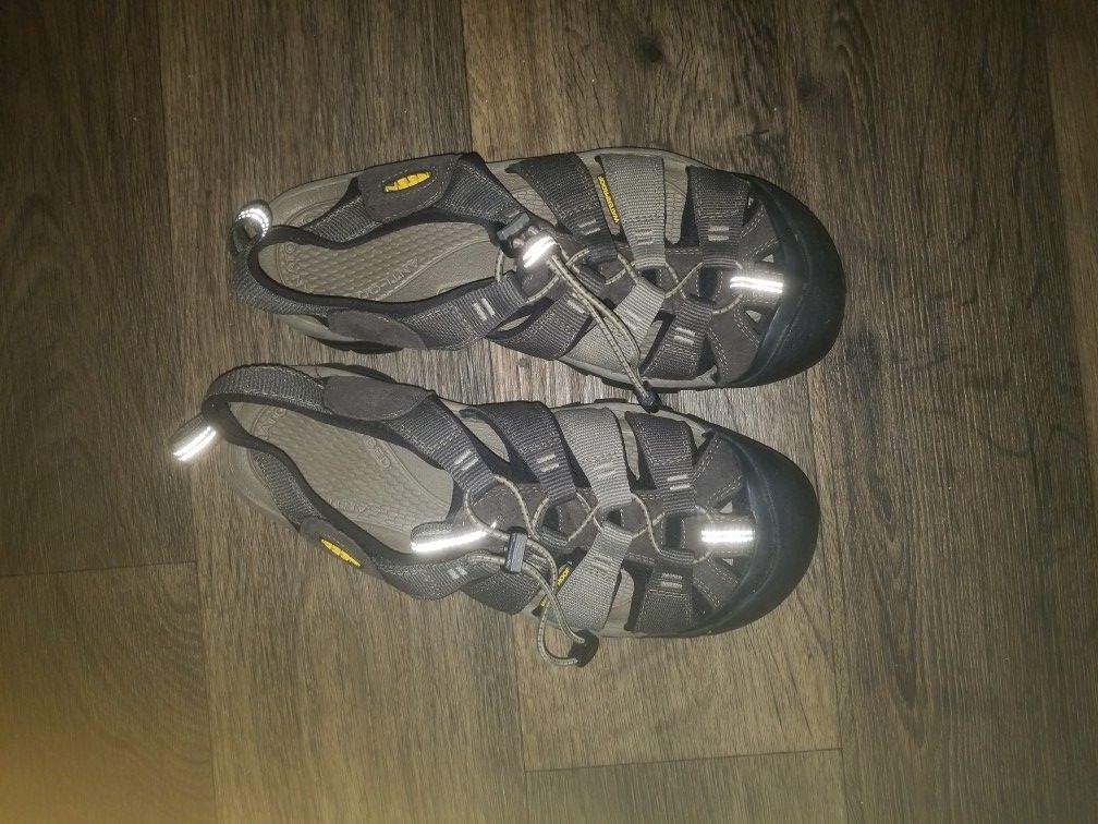 Keen Size 10 US 