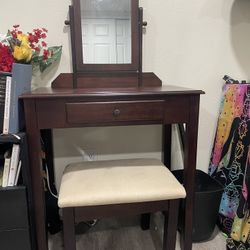Mirror Vanity With Chair 