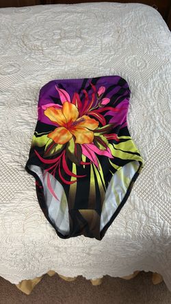 Beautiful swimsuit by Goetex