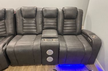 7 Seat Grey Sectional / Reclining