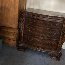 Small Dresser 