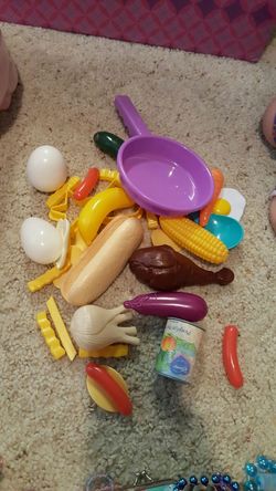 Play kitchen food