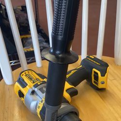 DEWALT 20-Volt MAX Brushless Cordless 1/2 in. Hammer Drill/Driver with FLEXVOLT ADVANTAGE (Tool Only)