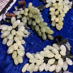 Vintage Polished Green Jade Quartz Stone Grapes Bunch With Carved Darker Leaves