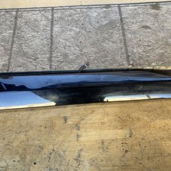 2019,2020,2021,2022,2023,2024 Toyota RAV4 Front Right Lower Door Molding