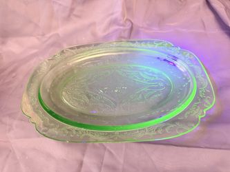 2 Green uranium Glass Plates