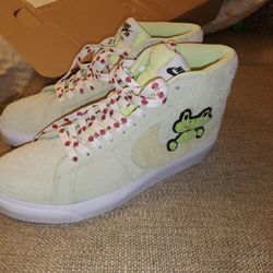 Nike Frogs