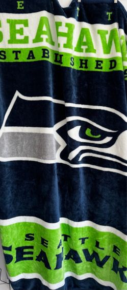 Seattle Seahawks Plush Fleece Throw Blanket - LIKE NEW!