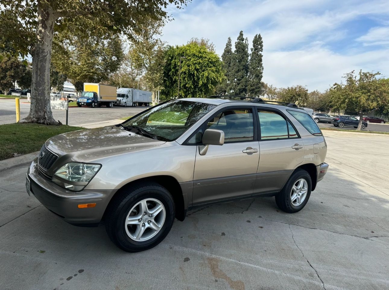 2001 Lexus Rx 300 for Sale in Victorville, CA - OfferUp