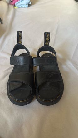 Doc Martin sandles