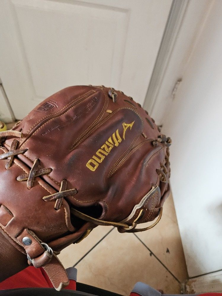 Mizuno 1b Mitt