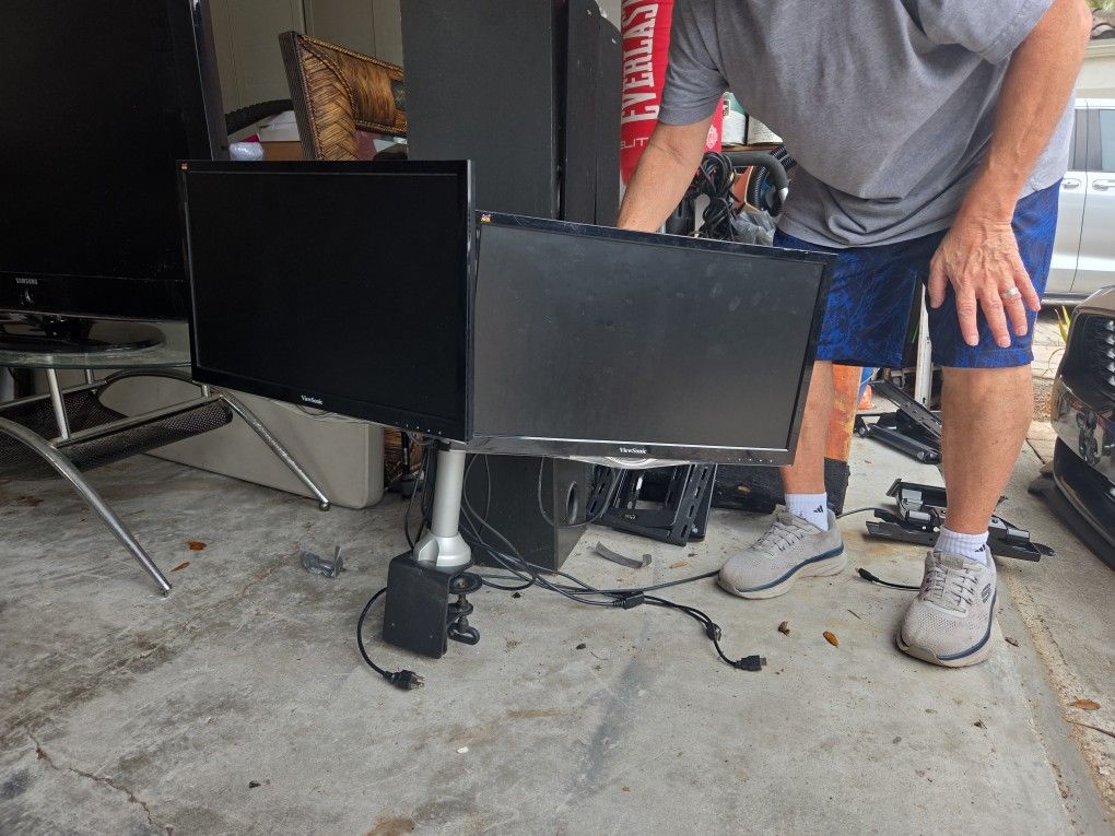 Sonic view Dual Monitors With Aluminum Dual Monitor Stand.