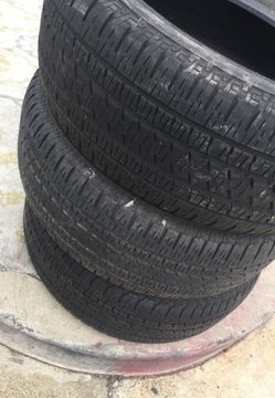 3 almost brand new Bridgestone 275/55/20 $160 obo