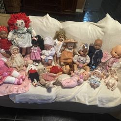 Lotte Vintage 17 Dolls 