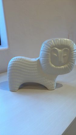 Johnathan Adler White Ceramic Lion Figurine