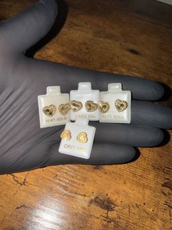 10k GOLD HEART EARRINGS (REAL)