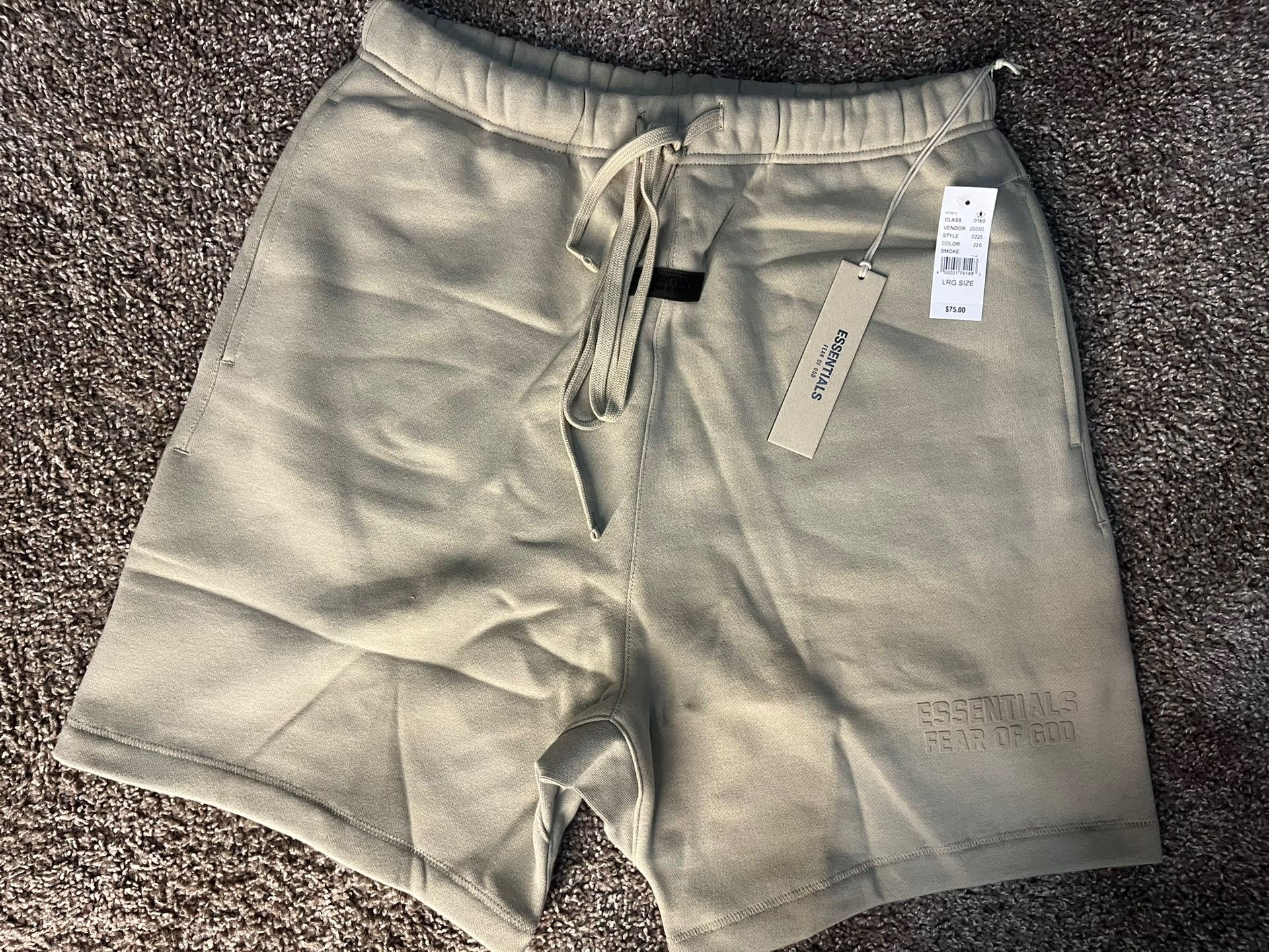 🔥Brand new Essential Shorts Beige Size Large🔥