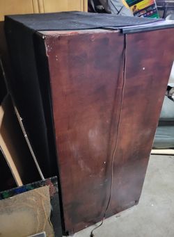 Giants 4x4-ft Terrarium With Stand