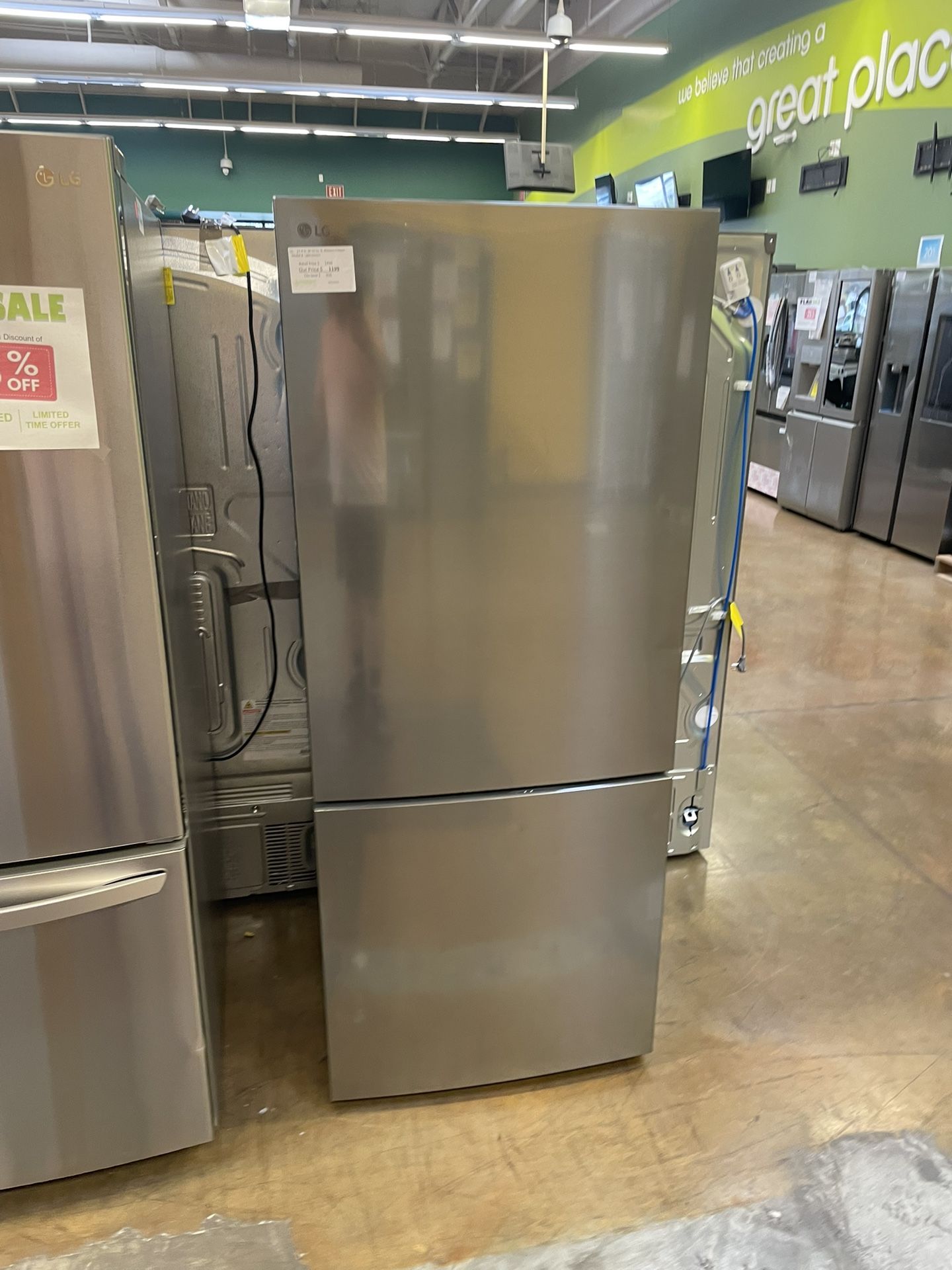 LG 27 1/2 inch wide refrigerator bottom freezer