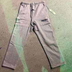🔥 FEAR OF GOD ESSENTIALS SWEATPANTS – DARK OATMEAL – SIZE XL (NEW)