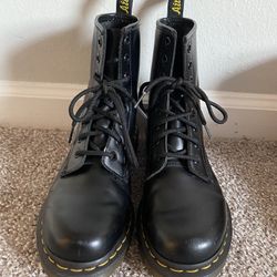 Dr.Martens Black Boots