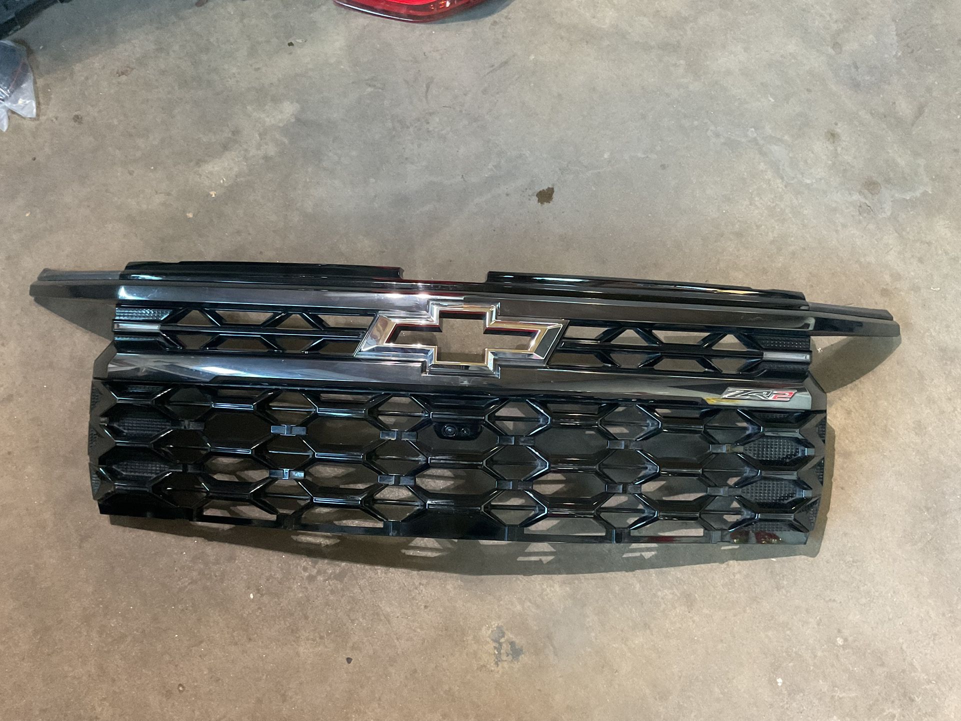 2022 Silverado 1500 ZR2 Grille w/camera CHEAPESTā
original 2025