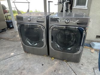 LG MEGA WASHER AND DRYER