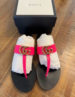 Gucci Flat Marmont Leather Thong Sandals $420  Size 38