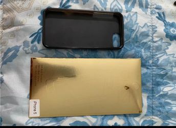 Apple I phone 5,5S new glass protector and one black soft case