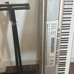 Casio Keyboard Paino WK-200 with Stand 