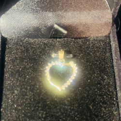 10k Gold Heart w/18 Cubic Zirconia Stones