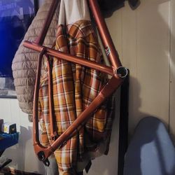 Giant Fathom Frame