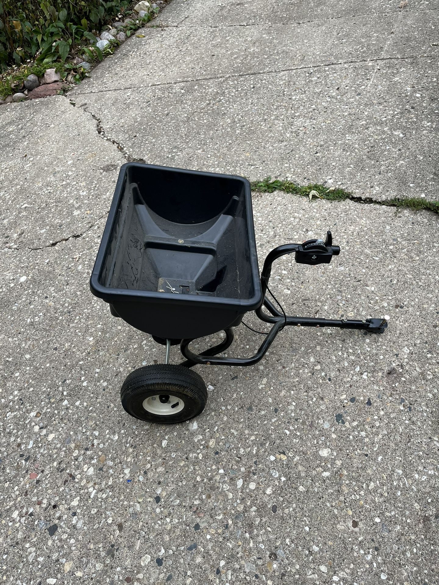 Craftsman Tow Behind Salt Spreader for Sale in Wauconda, IL OfferUp