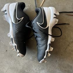 Nike vapor baseball Cleats - 6 Youth