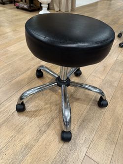 Stool with the wheels