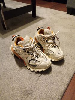 Tan and Orange Led Balenciga track Runner sneakers Missing charger and box