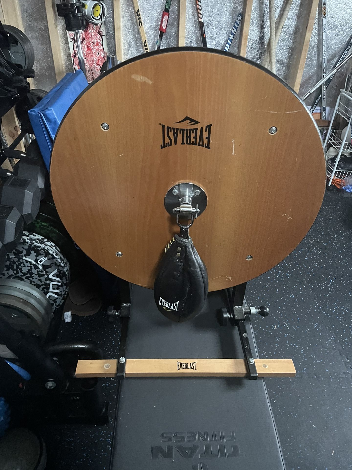 Everlast Adjustable Boxing Speedbag Fitness equipment